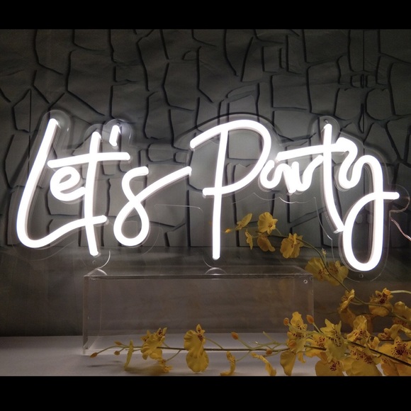 Summer Sneak Peak Posh Party June 6th! - Picture 4 of 4